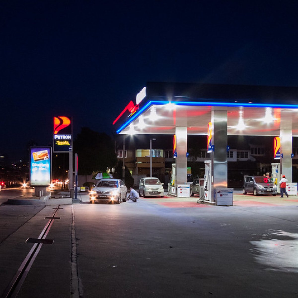 Philippines to ASEAN: Remember That Fuel-Sharing Promise? Let's Use It