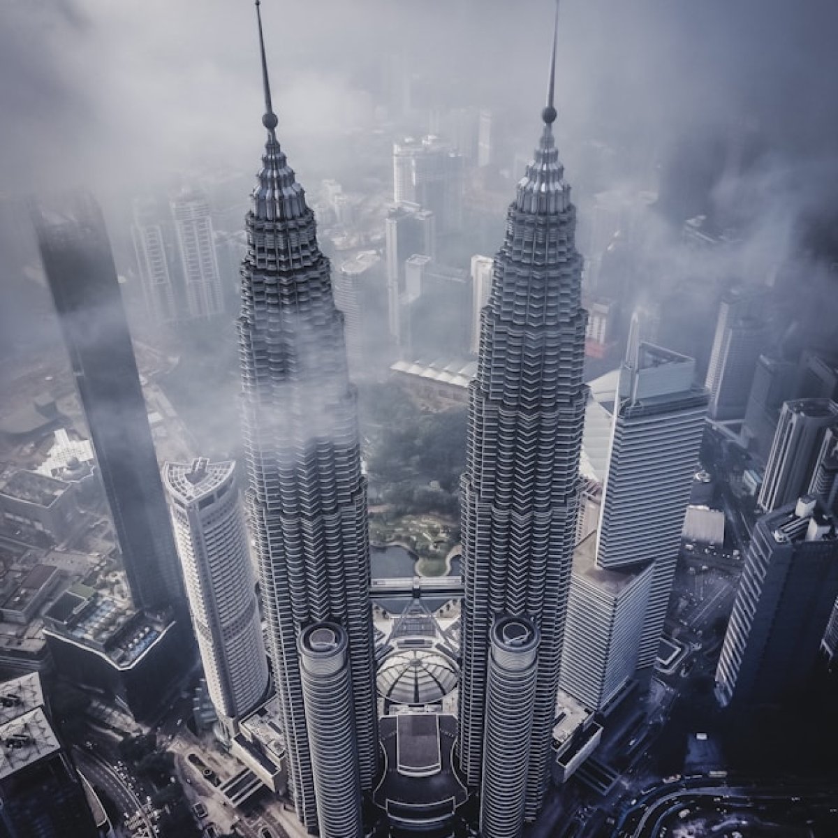 Infographic: Why There Are So Many Supertall Skyscrapers in Malaysia?