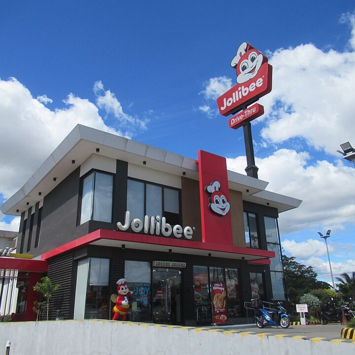 Infographic: How Jollibee Conquered the World